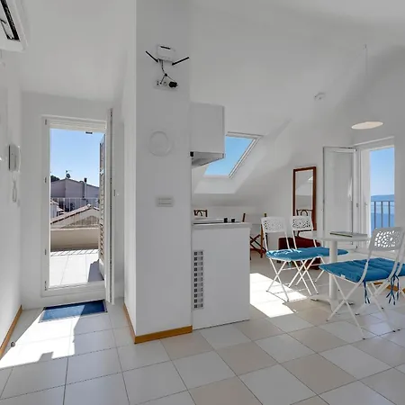 Seafront * טוצפי