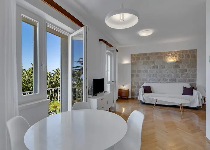 Seafront Apartmán *
