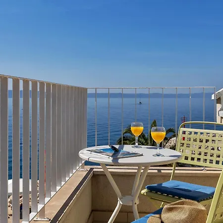 Seafront Apartment Tucepi