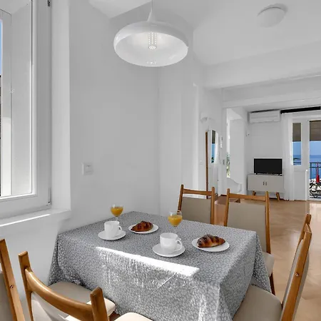 Apartment Seafront *