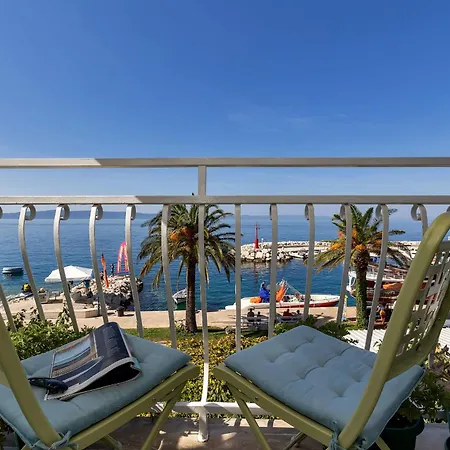 Apartment Seafront