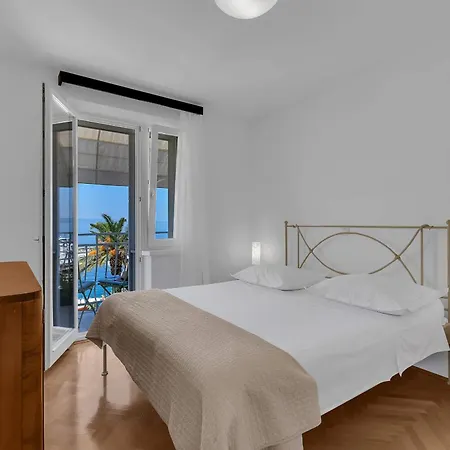 Apartment Seafront Tucepi