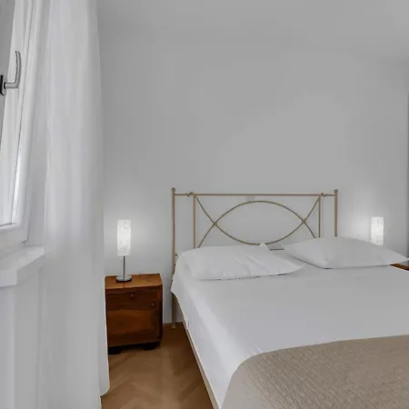 Apartment Seafront Tucepi