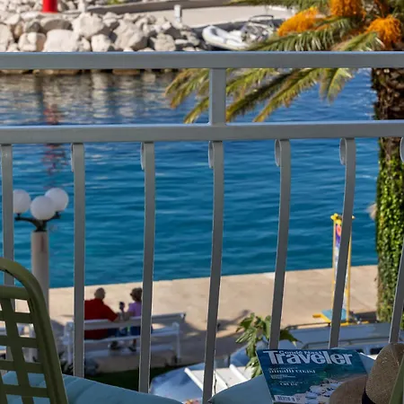 Seafront Apartment *
