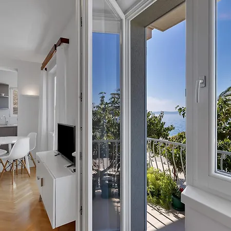 Seafront Apartment *